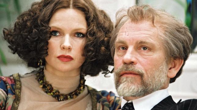 Seelenverwandte gegen alle Konventionen: die Modemacherin Emilie (Veronica Ferres) und der geniale Maler Klimt (John Malkovich).