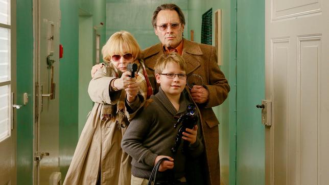 Bildquelle: MDR/Ziegler Film/ Steffen Junghan Katharina Taubert (Christine Schorn), Georg Baumann (Kiran West), Konrad Keller (Uwe Kockisch)
