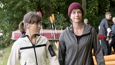 Bild: NDR/Volker Roloff Dr. Anna Hellberg (Claudia Michelsen) und Franziska Wagner (Anneke Kim Sarnau)