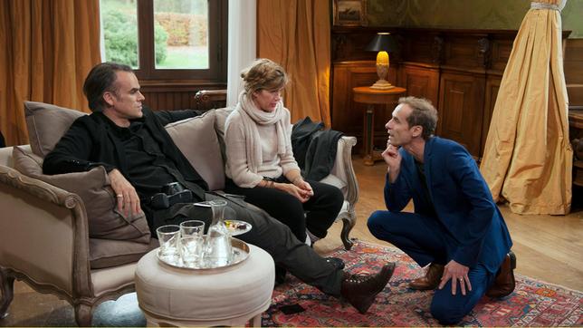 Bildquelle: WDR/ Bernd Spauke Therese Pönsgen (Anke Engelke) und Thomas Leber (Sebastian Blomberg) mit Regisseur Jan Georg Schütte (r)