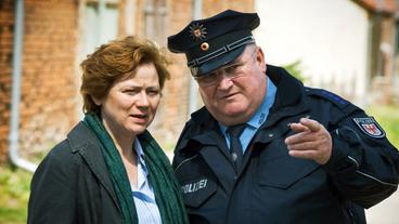 Bildquelle: rbb/Arnim Thomaß Kommissarin Herz und Polizist Krause
