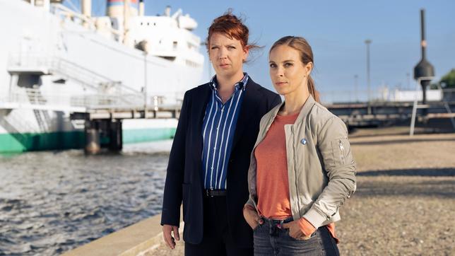 Das Keyvisual zum "Polizeiruf 110: Diebe": Anneke Kim Sarnau (Katrin König) und Lina Beckmann (Melly Boewe).