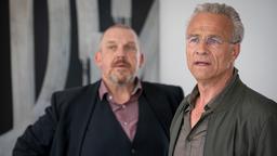Die Kommissare Freddy Schenk (Dietmar Bär, l) und Max Ballauf (Klaus J. Behrendt, r) suchen einen Polizistenmörder.