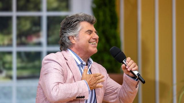 Bild: SWR/Patrick Seeger Durch und durch ein Entertainer: Andy Borg gibt sich bei der Sendung "Immer wieder sonntags" die Ehre, live übertragen aus dem Europa-Park in Rust.