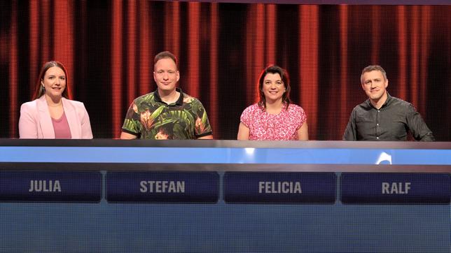 Bild: ARD/Uwe Ernst Die Kandidaten (v.l.n.r. am Panel): Julia Huning, Stefan Grönda, Felicia Palumbo und Ralf Appenzeller.