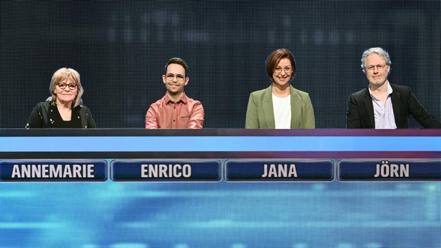 Bild: ARD/Uwe Ernst Die Kandidat:innen: Annemarie Daube, Enrico Gonzalez, Jana Murr und Jörn Knebel.