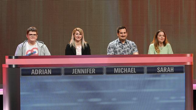 Die Kandidat:innen der Sendung (v.l.n.r. am Panel): Adrian Daum, Jennifer Spaniol, Michael Harrer und Sarah Halfter.