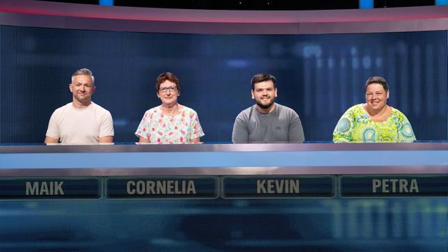 Bild: ARD/Uwe Ernst Die Kandidat:innen: Maik Bader, Cornelia Tensing, Kevin Klasen und Petra Simeuncevic.