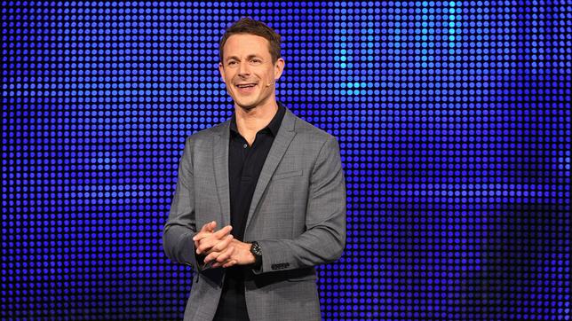 Bild: NDR/ARD/Uwe Ernst Moderator Alexander Bommes lädt zu Prime-Time Ausgabe von "Gefragt Gejagt". Der Quizmarathon ist Auftakt zu einer neuen Staffel mit 90 Folgen der belieben Rate-Show