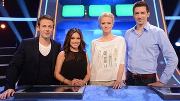 Alexander Bommes, Nazan Eckes, Franziska Knuppe und Steffen Hallaschka beim "Quizduell-Promispecial" im Studio.