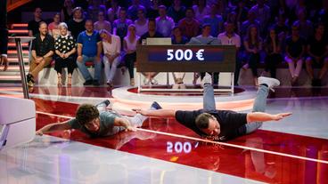 Bildquelle: NDR/ Morris Mac Matzen Comedian Atze Schroder und Elton
