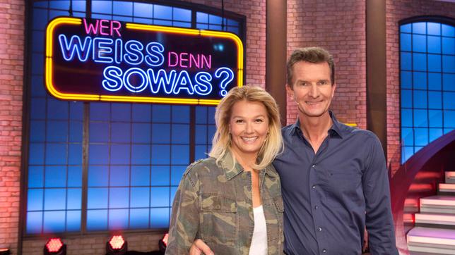 Bild: ARD/Morris Mac Matzen Die ehemaligen Leistungsschwimmer Michael Groß und Franziska van Almsick treten bei "Wer weiß denn sowas?" gegeneinander an.