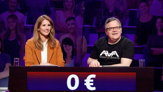 Bild: ARD/Morris Mac Matzen Elton mit der Fernsehmoderatorin Mareile Höppner.