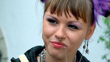 Bild: ARD/ORF/Petro Domenigg Wanda Worch als Kerstin