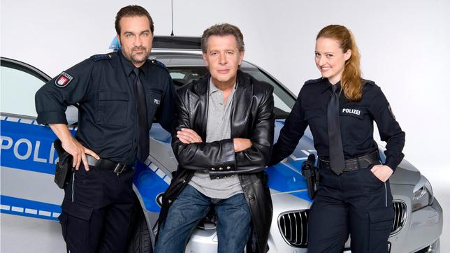 Bild: ARD/Thorsten Jander Dirk Matthies (M.) mit Nina Sieveking und Paul Dänning