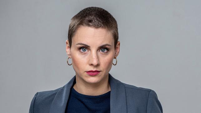 Bild: Das Erste/Thorsten Jander Julia E. Lenska ist Kriminaloberkommissarin Nina Weiss.