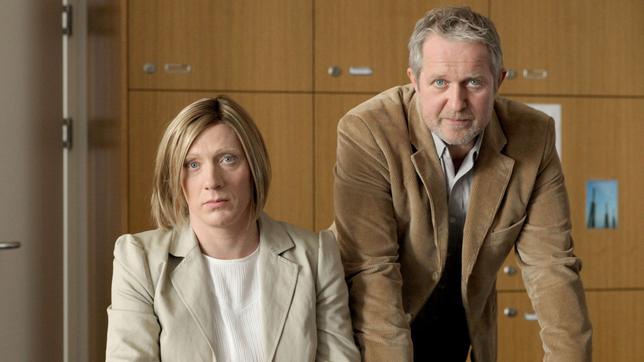 Bild: ARD/ORF/Petro Domenigg Paul Kemp muss im Fall Henriette Sprenger vermitteln.