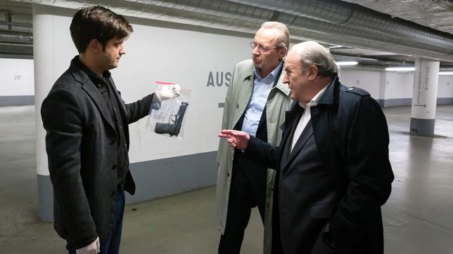 Bild: ARD/Kai Schulz Rentnercops Folge 5 Einer ist immer der Looser: Polizeipräsident Plocher, Staatsanwalt Wagenknecht und Kommissar Feller