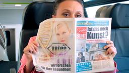 Vorstadtweiber: Maria (Gerti Drassl) spioniert ihrem Mann nach