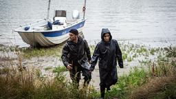 Frank van Dijk (Niklas Osterloh) und Arda Turan (Yasemin Cetinkaya) gehen zum Tatort.