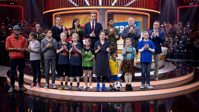 Bild: NDR/Thorsten Jander Alle Teilnehmerinnen und Teilnehmer der Sendung Klein gegen Groß am 21.04.2018.