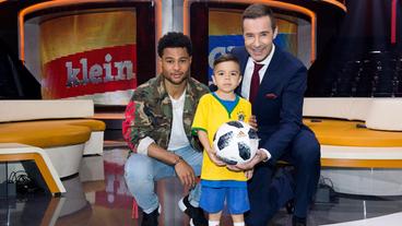 Bild: NDR/Thorsten Jander v.l.n.r.: Serge Gnabry, Marco Antonio Nicoletti Freitas, Kai Pflaume