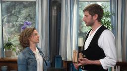 Anna (Anjorka Strechel) schwört Christian (Marlon Putzke) darauf ein, dass sie zukünftig für Eliane da sein müssen.