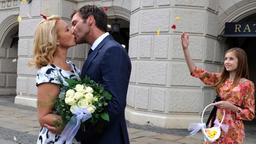 Rote Rosen - Folge 1814: Das Brautpaar Tine und Ole küsst sich, Lotte freut sich