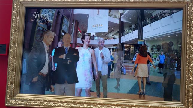 Bild: ARD/Lena Kettner Sturm der Liebe Augmented Reality Berlin Dietrich Adam Birte Wentzek
