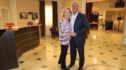 Sturm der Liebe Jean-Marie Pfaff Backstage: Jean-Marie Paff und seine Fraue Carmen Seth in der Hotel-Lobby
