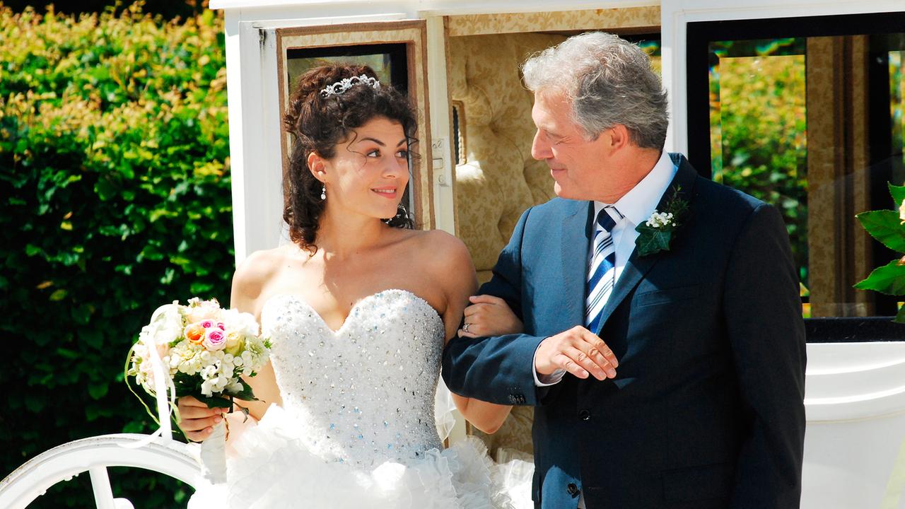 Tempesta d'amore: Per il matrimonio con Leonard Pauline è guidato da André.