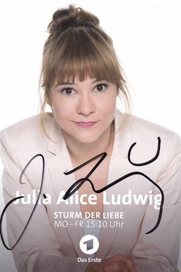 Bild: ARD/Ralf Wilschewski Autogrammkarte von Julia Alice Ludwig