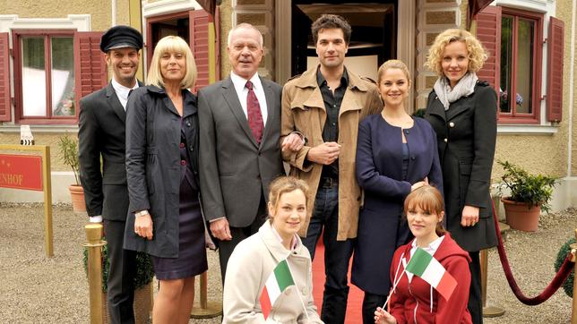 Konstantin, Marlene, Sabrina, Tine, Werner, Charlotte und Natascha (Bild: ARD/ Ann Paur)