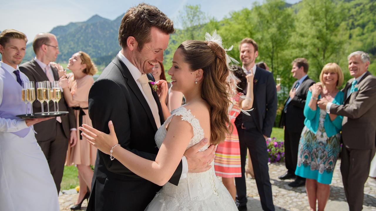 Sturm der Liebe Folge 2263 21.07.2015 15:10: Julia und Niklas auf ihrer Hochzeit
