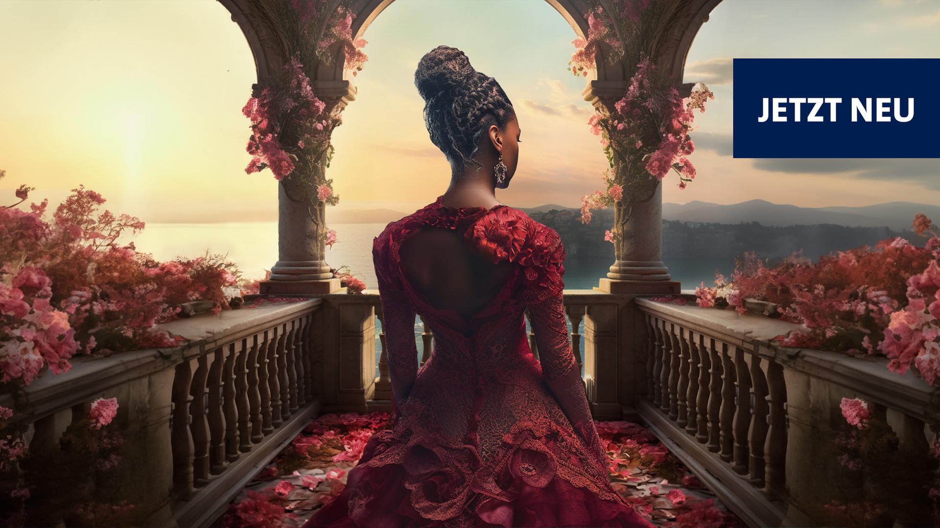 Junge Schwarze Frau mit hochgeflochtenen Haaren steht mit dem Rücken zum Betrachter auf einem rosenbewachsenen Balkon