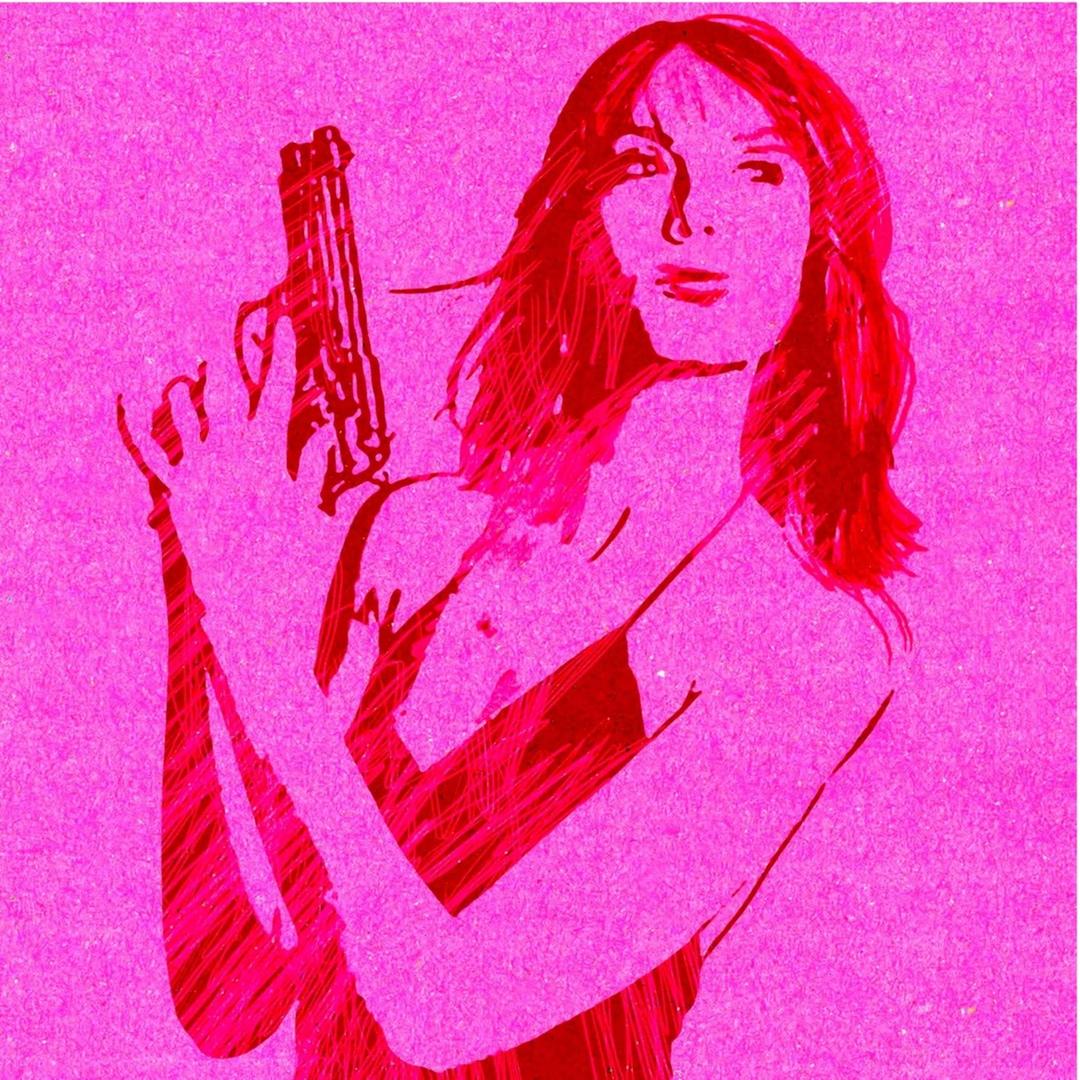 Frau mit Pistole in pink und rot