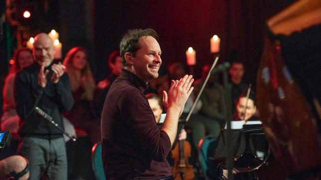 Komponist und künstlerischer Leiter Michael Zlanabitnig lädt mit seinem Projektchor „Lieder zum Advent“ zum Mitsingen ein.