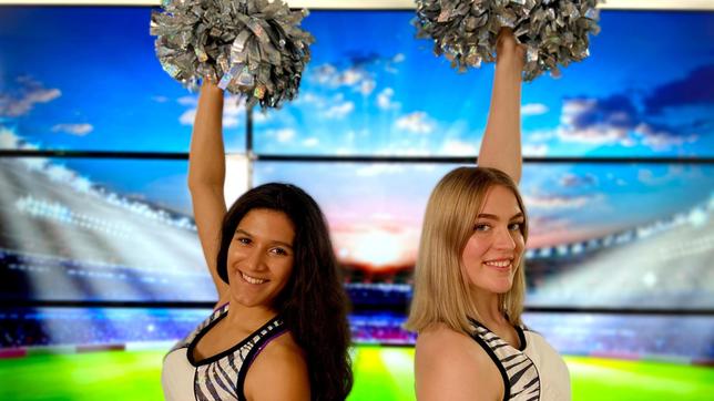 Alisha und Lea feuern mit Dance Cheerleading den American-Football-Verein "Frankfurt Universe" an und stellen sich heute einer Challenge, die Schauspielerin Luna Wedler ihnen per Videobotschaft verrät.