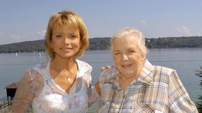 Bild: ARD Degeto/Magdalena Mate Antonia (Uschi Glas, li.) und Regina (Ruth Drexel) haben sich erneut gegen ihren hinterhältigen Konkurrenten Breitwieser behauptet.