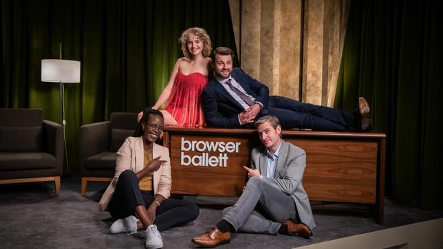 Das Ensemble von "Browser Ballett – Satire in Serie": Anna Dushime, Luise von Finckh, Schlecky Silberstein, Jonas Hien