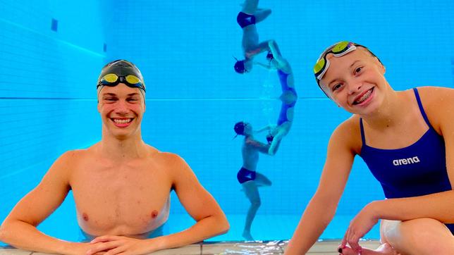 "Das Wasser ist mein zweites Zuhause", sagt die gebürtige Griechin Georgia. Genauso wie ihr bester Freund Robin trainiert sie täglich Synchronschwimmen.
