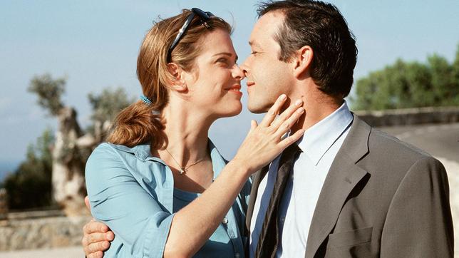 Der Bauunternehmer Uli Fischer (Michael Roll) will mit seiner Geliebten Jana (Ursula Buschhorn) ein paar schöne Tage auf der Sonneninsel Mallorca verbringen.