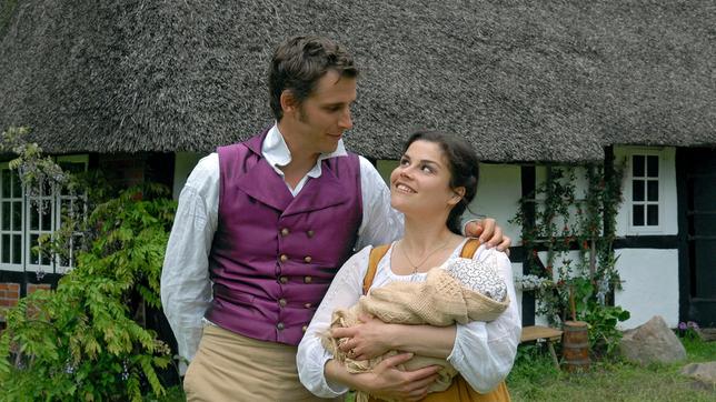 Bild: NDR/Susanne Dittmann Der Meisterdieb (Max von Thun, mit Katharina Wackernagel) ist heimgekehrt und inzwischen Vater geworden.
