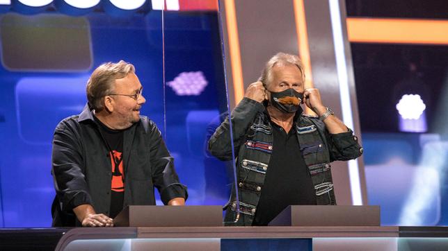 Bild: ARD/Arne Vollstedt Die Kandidaten des Teams „Lachen“: Bernd Stelter, Komiker und Henning Krautmacher, Sänger der Höhner.