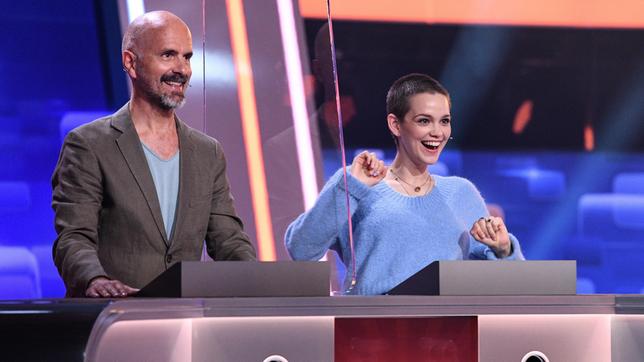 Bild: ARD/Uwe Ernst Die Kandidaten des Teams "Schauspiel": Christoph Maria Herbst, Schauspieler und Emilia Schüle Schauspielerin.