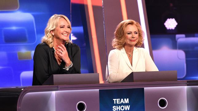 Bild: ARD/Uwe Ernst Die Kandidatinnen des Teams „Show“: Ulla Kock am Brink und Marijke Amado, beide Moderatorinnen.