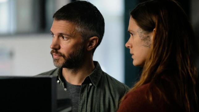 Bild: HBO Nordic/Lars Olav Dybvig Die multitemporale Kommissarin Alfhildr (Krista Kosonen) und Haaland (Nicolai Cleve Broch) vertrauen nur auf sich bei der Jagd nach Jack the Ripper.