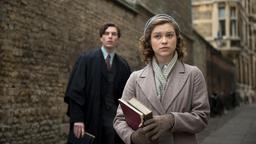Die Physik-Studentin Joan Stanley (Sophie Cookson) gerät durch Leo (Tom Hughes) in politische Kreise.