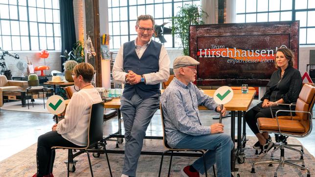 Bild: ARD/Max Kohr Eckart von Hirschhausen mit seinen Gästen Lydia Janicki, Wolfgang Lippelt und Stefanie Stahl