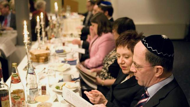Feier des jüdischen Pessachfestes.